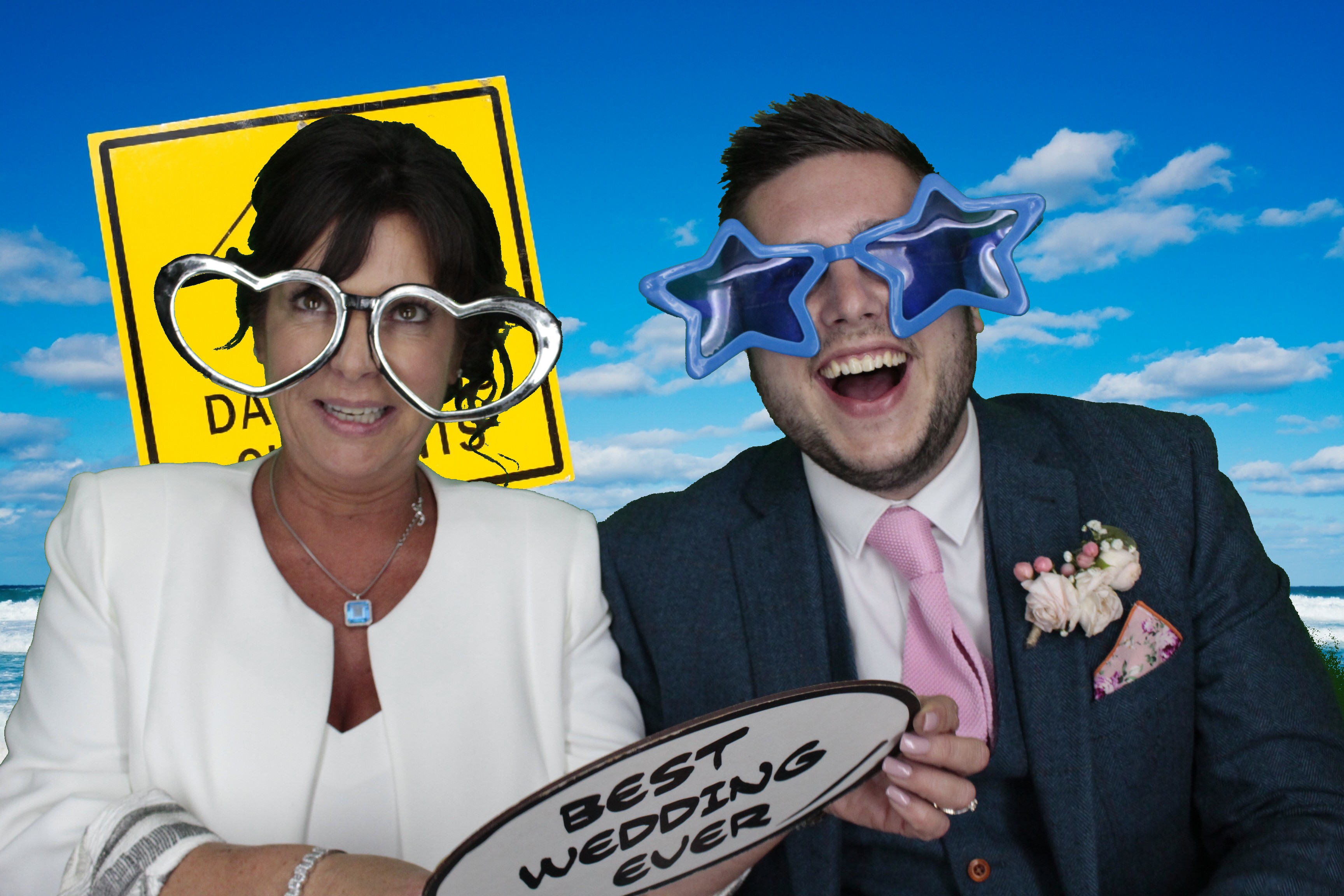 Mr & Mrs Bowles | View more photos from the event at gallery.myphotoboothexperience.co.uk/u/MyPhotoBoothExperienceLtd/Mr-Mrs-Bowles